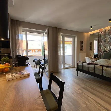 גיור T27 Apartments Free Parking Ingyenes Zart Parkolo מראה חיצוני תמונה